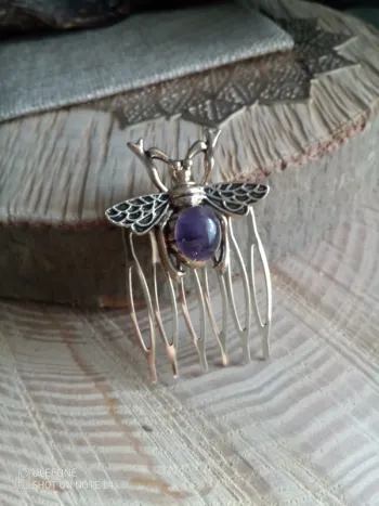 Barrette peigne abeille pierre d'améthyste
