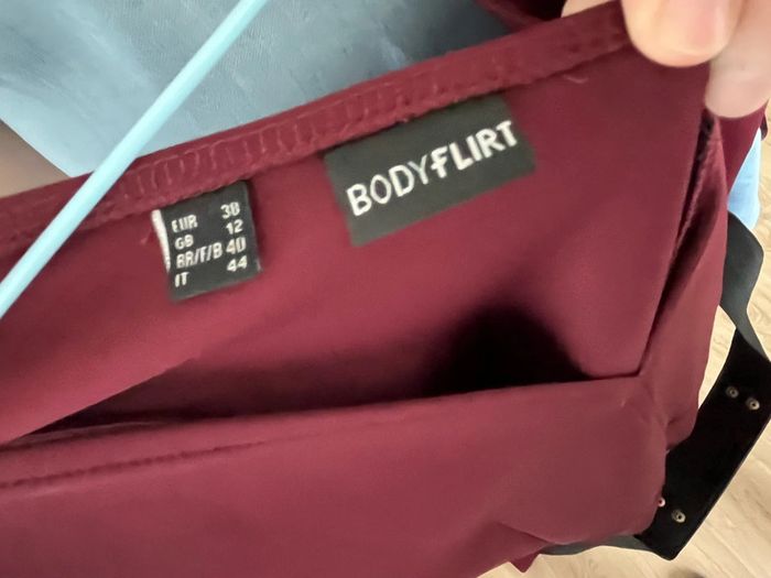 Combinaison femme Bodyflirt taille 38 couleur bordeaux très bon état - photo numéro 4