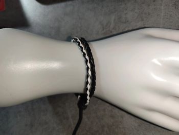 Bracelet double tresse simili cuir noir et blanc