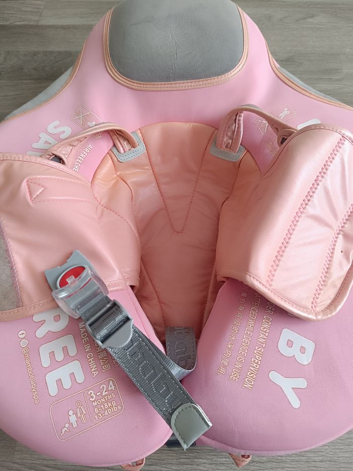 Bouée bébé avec ombrelle - photo numéro 4