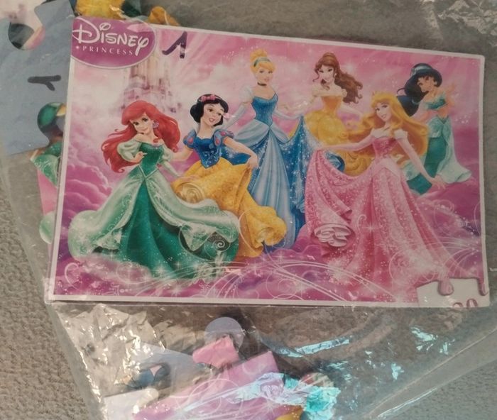 Lot de 2 puzzles princesses Disney - photo numéro 2