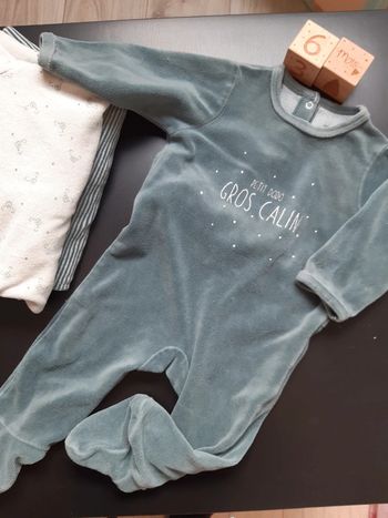 Lot 3 pyjamas vertbaudet 6 mois