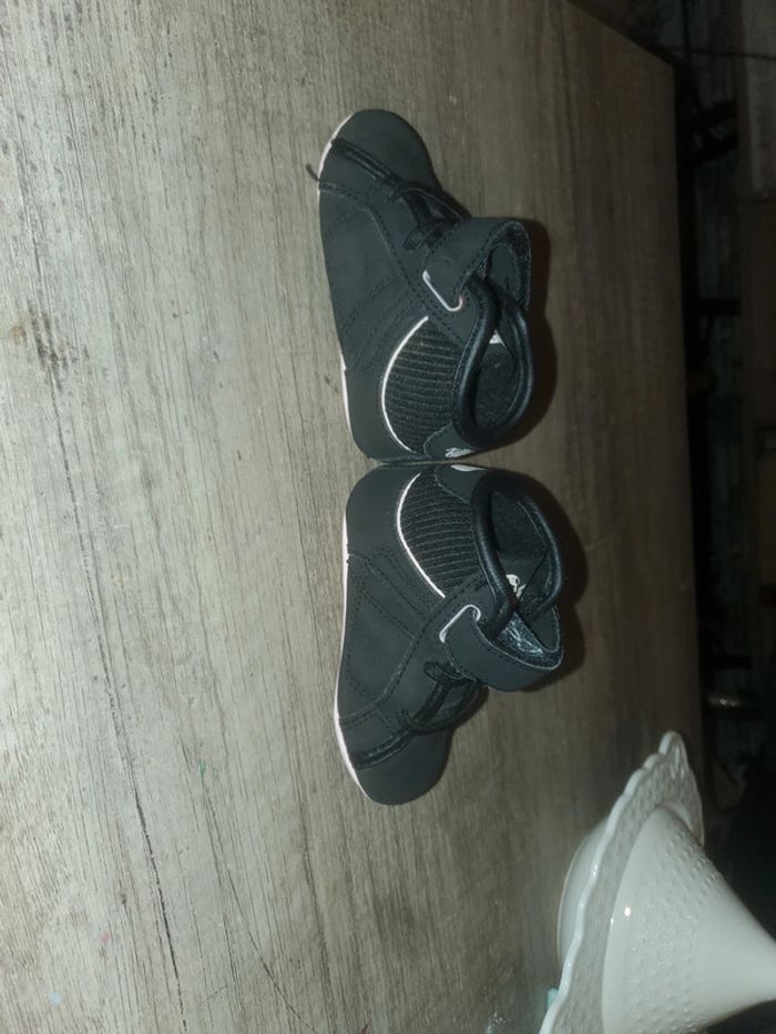 Chaussure lonsdale taille 18 - photo numéro 3