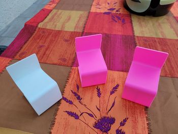 Chaises barbie année 70