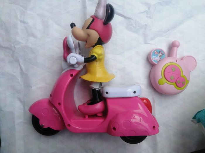 Scooter télécommander minnie - photo numéro 4