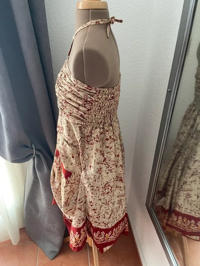 Robe d’été dos nu en soie - photo numéro 2