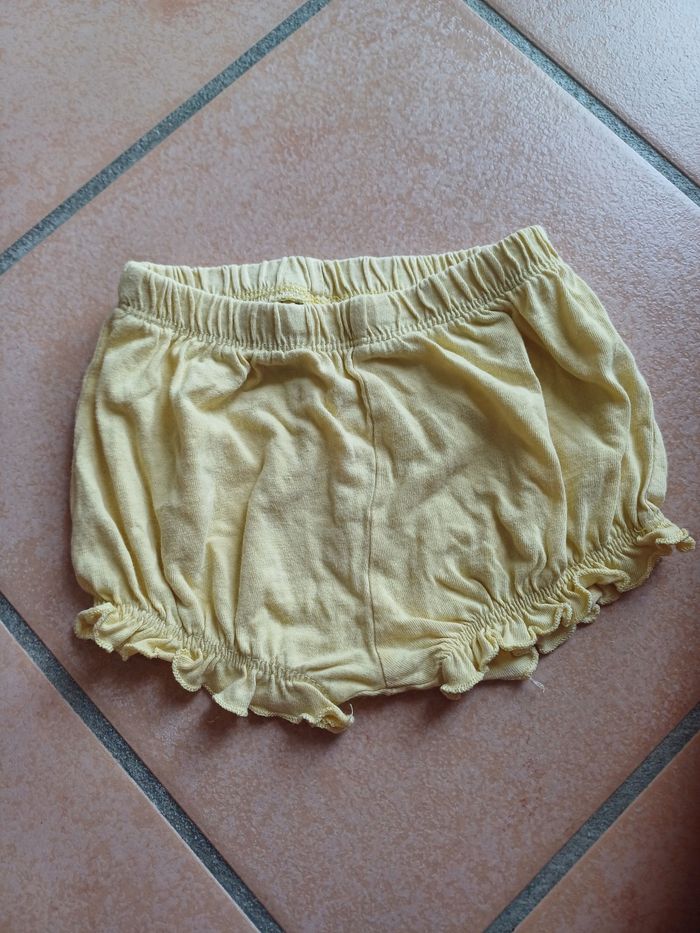 Short jaune 9 mois