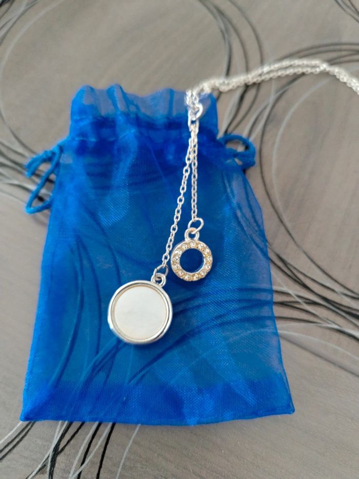 Collier neuf