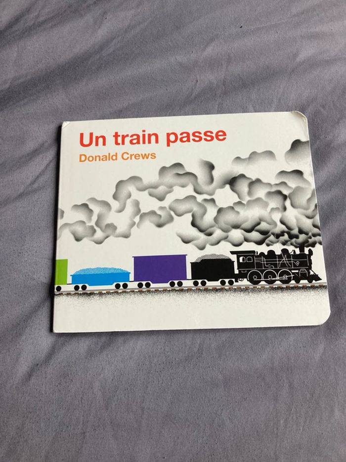 Un train passe Ecole et loisirs