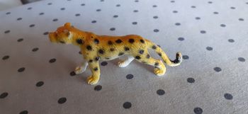Figurine léopard.