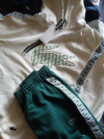 Survêtement lacoste neuf