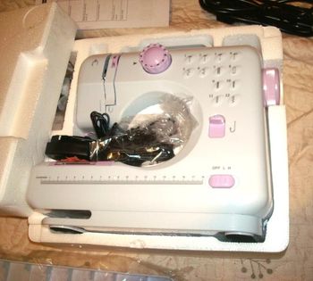 Mini machine à coudre multifonctionnelle neuve pour débutants