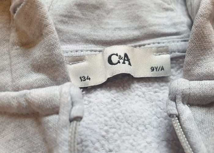 Sweat zippé gris C&A 9 ans à capuche - photo numéro 2