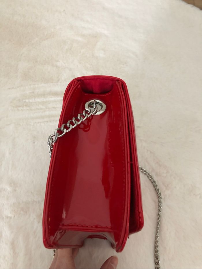 Sac vernis rouge chaînette argentée - photo numéro 5