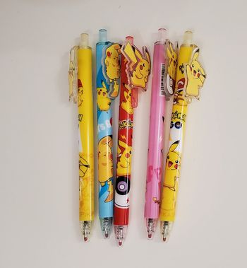 Pokémon Pikachu Lot de 5 Stylos poussoirs jamais utilisés Neufs