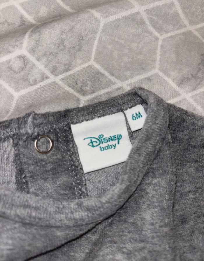 Pyjama Noël Mickey taille 6 mois - photo numéro 3