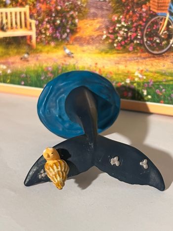 Tonie Anglais : the  whale and the snail 