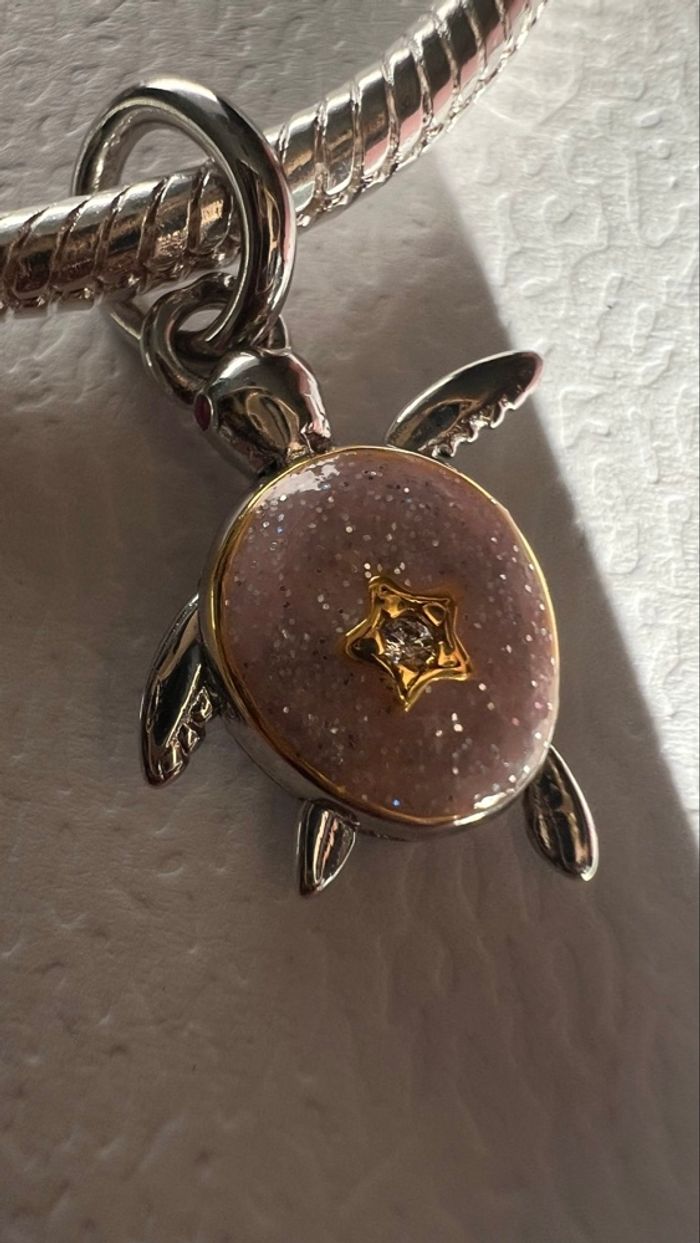 Tortue de mer rose et argenté - photo numéro 9