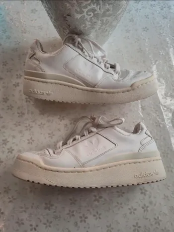 Basket adidas taille 38
