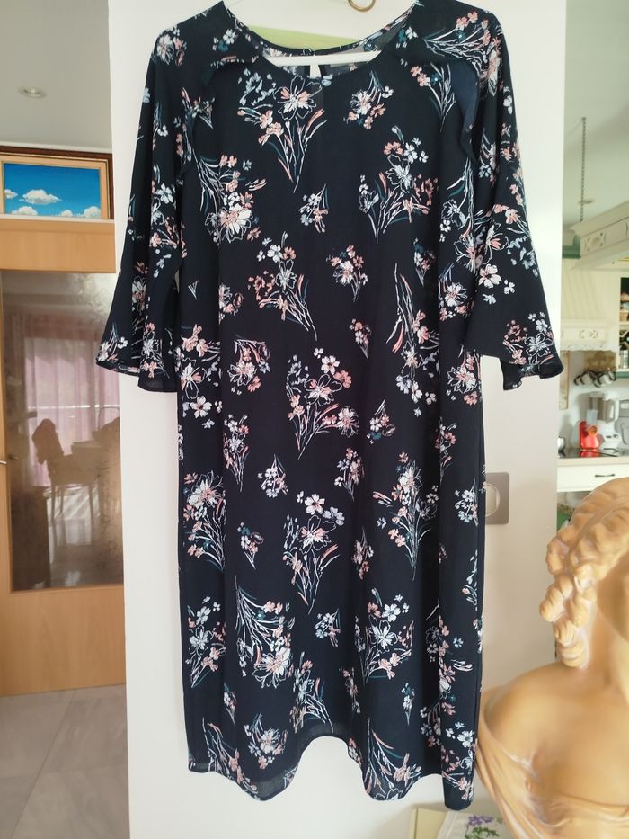 Superbe robe habillée. Taille 44/46 - photo numéro 3