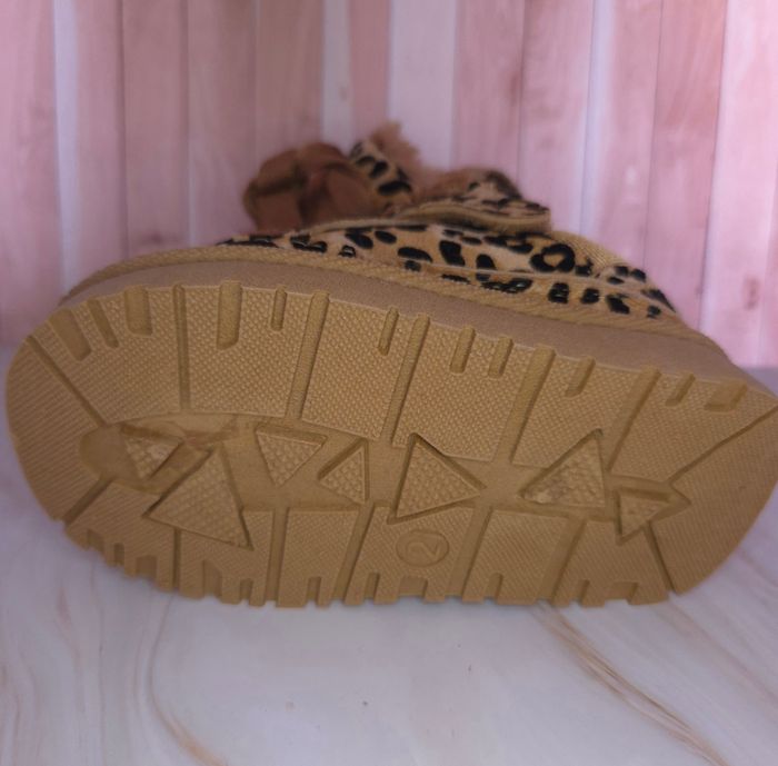 Baskets polaires filles léopard tendances - Taille 21 - NEUVES 🌟 - photo numéro 3