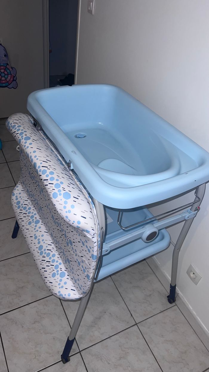 Baignoire + table à langer - photo numéro 6