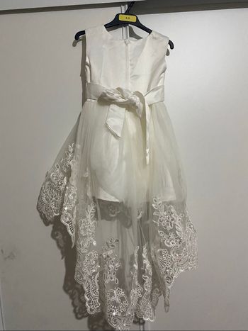Robe de fille de deux ans en bon état