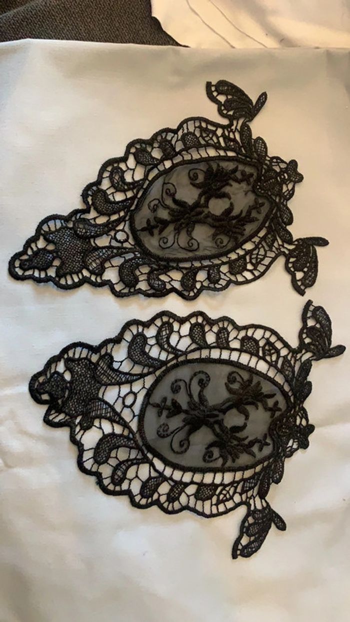 Patch dentelle noire