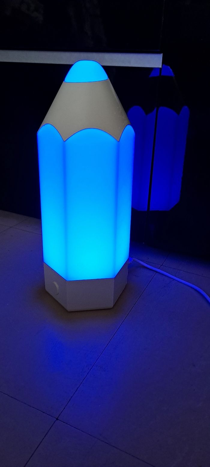 Lampe avec plusieurs teintes - photo numéro 8