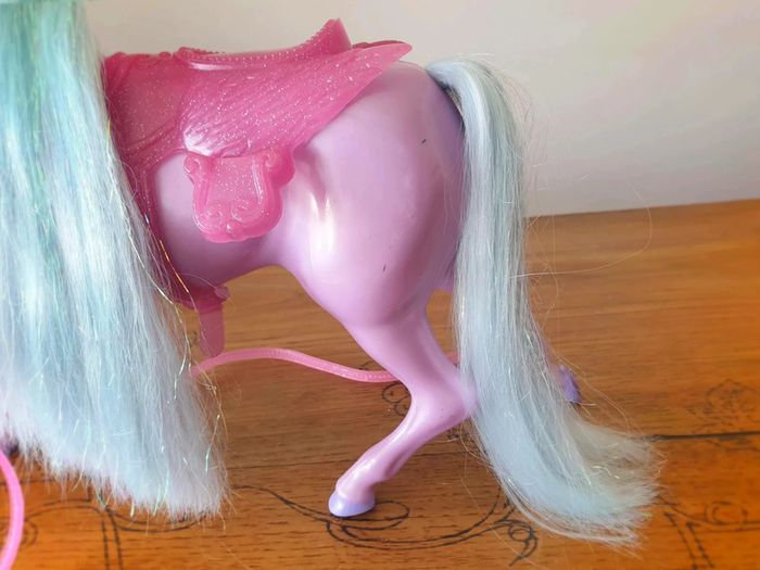 Cheval Licorne  du  lac  des cygnes  Barbie  Mattel  + cygne  et accessoires - photo numéro 3