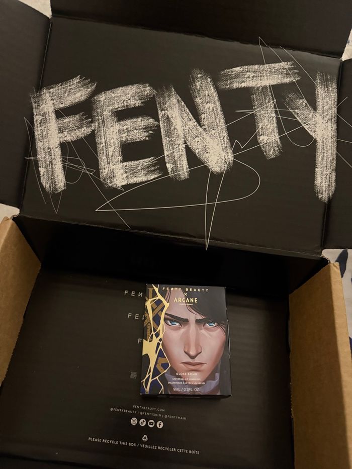 Arcane Gloss Bomb Universal Lip Luminizer – League of Legends x Fenty Beauty - photo numéro 5