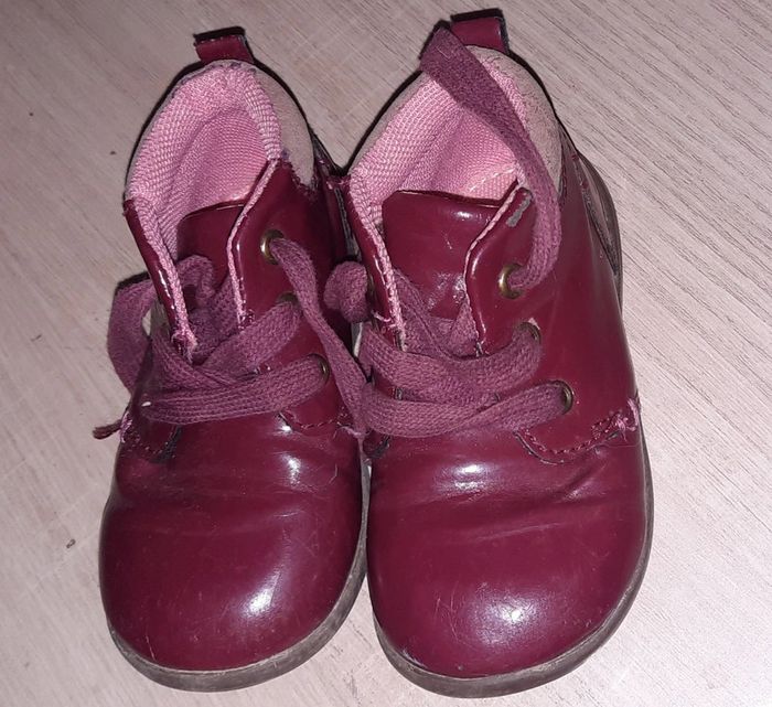 Chaussures à lacets taille 21