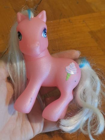 Petit poney rose glace à l'italienne