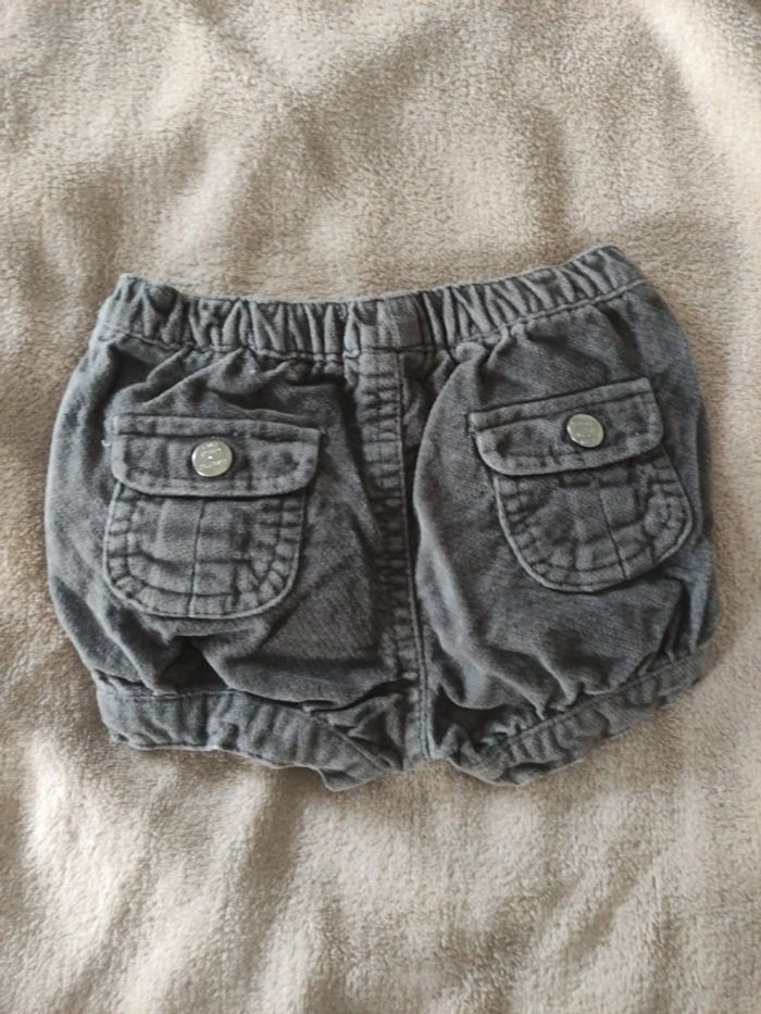 Short 9 mois - photo numéro 2