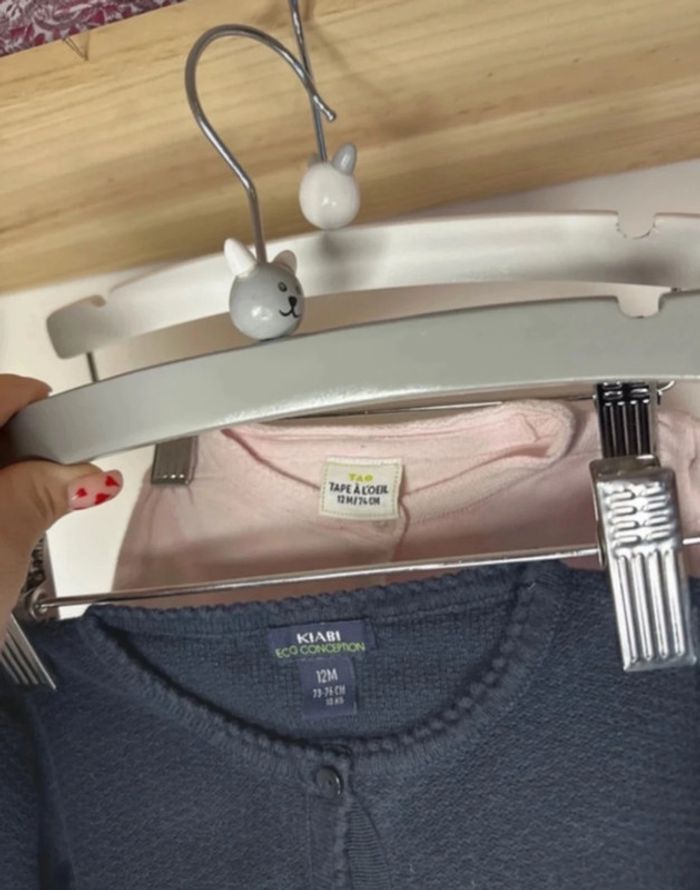 Lot 2 gilets 12mois - photo numéro 4