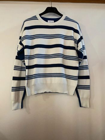 Pull Lacoste taille 38 état neuf