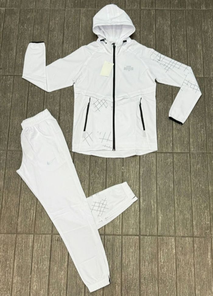 Ensemble nike - photo numéro 2