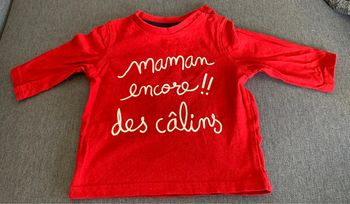 Sweat shirt quasi neuf fun Maman 3 mois