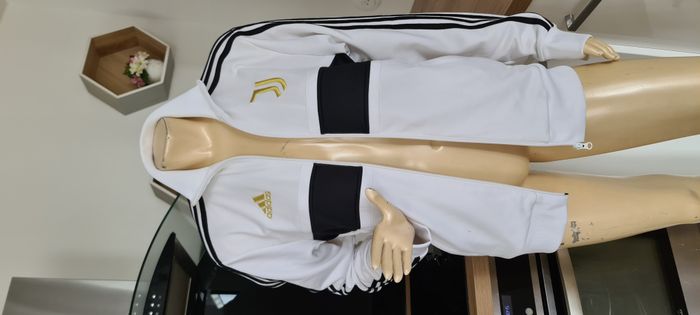 superbe veste adidas juventus taille savec poches a zipp - photo numéro 2