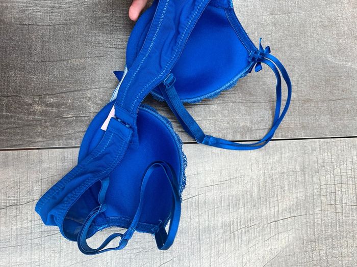 Soutien gorge bleu - photo numéro 3