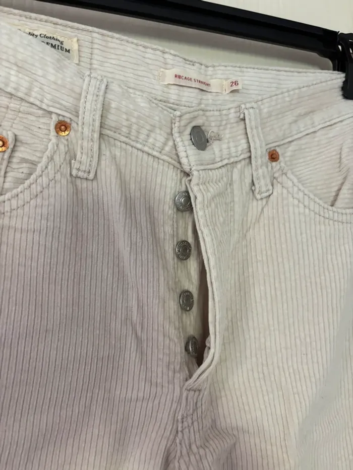 Pantalon levi’s velours côtelés - photo numéro 3