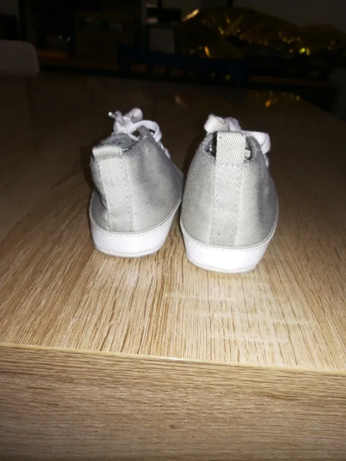 Jolies chaussures bébé 6/9 mois - photo numéro 2
