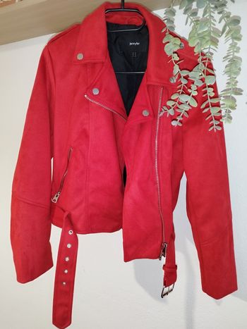 Sublime veste rouge taille M