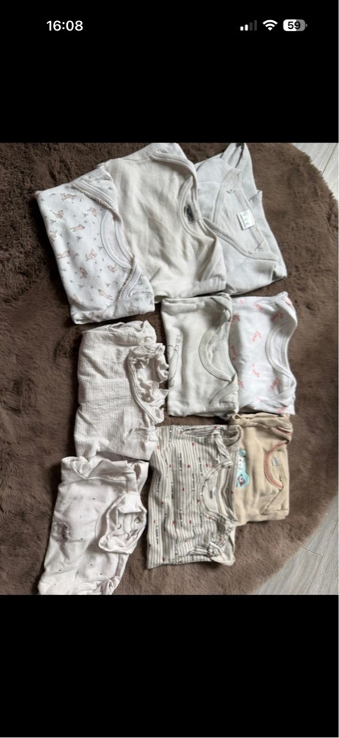 Lot de bodies - photo numéro 2