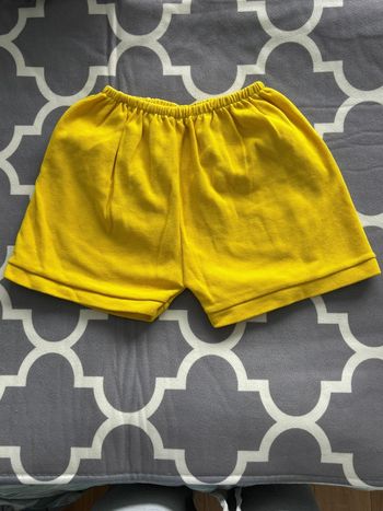 Short bébé jaune uni 3 ans