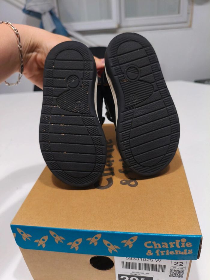 Chaussures taille 22 - photo numéro 6