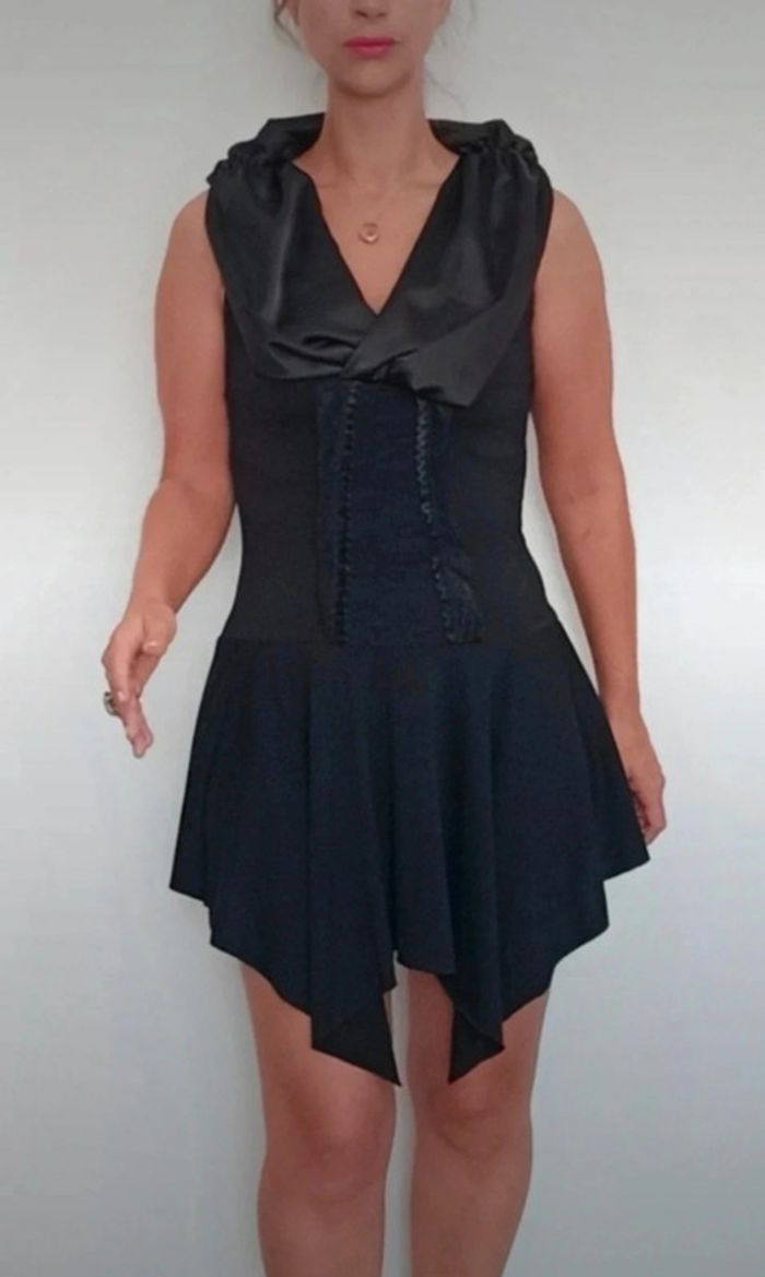 Robe de soirée noire asymétrique taille unique - photo numéro 3