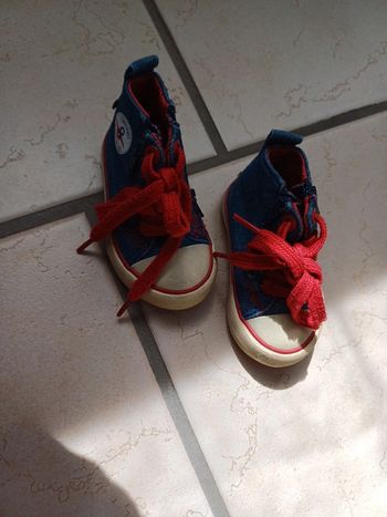 Chaussures converses bébé taille 18