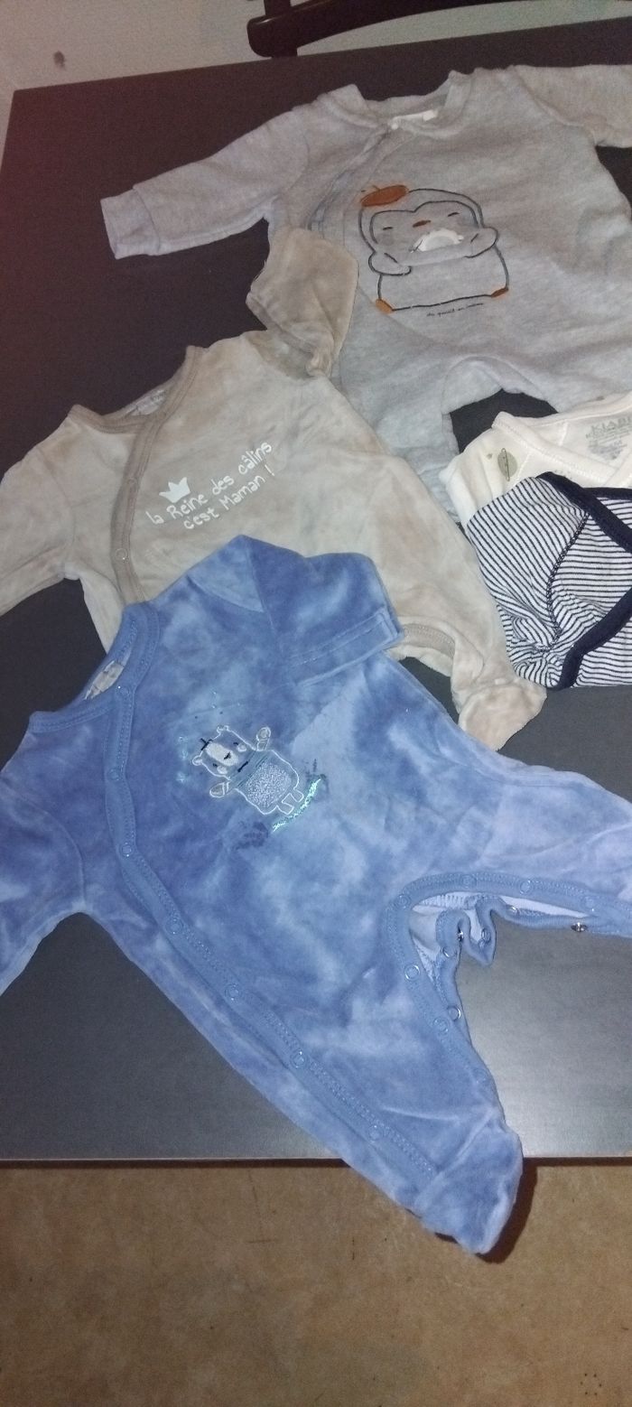 Lot vêtements bébé 0/1 mois - photo numéro 4