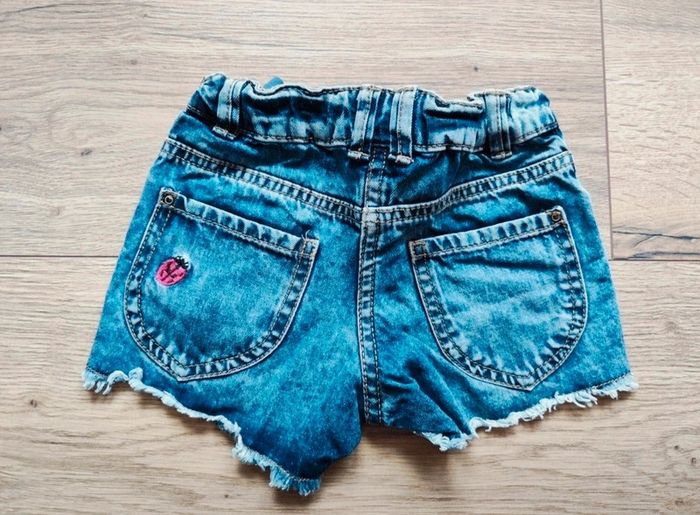 Short en jean avec insectes brodés 2-3 ans - photo numéro 2